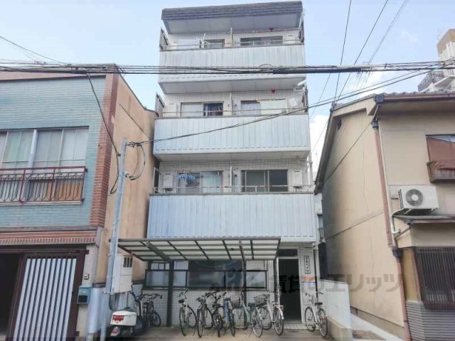 京都市上京区稲葉町のマンションの建物外観