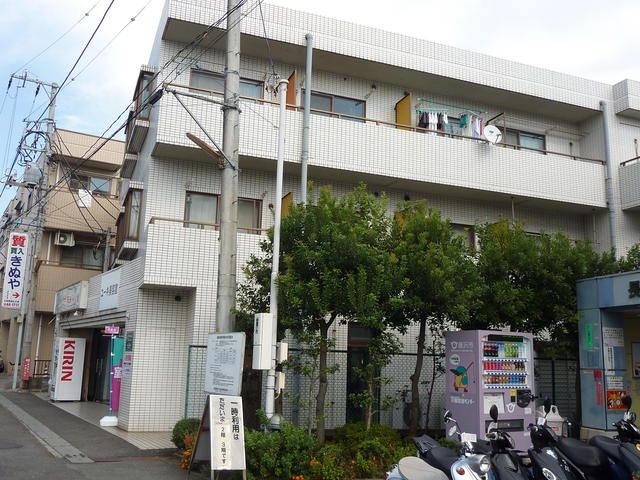 藤沢市長後のマンションの建物外観