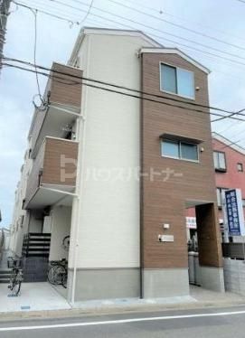 さいたま市中央区本町西のアパートの建物外観