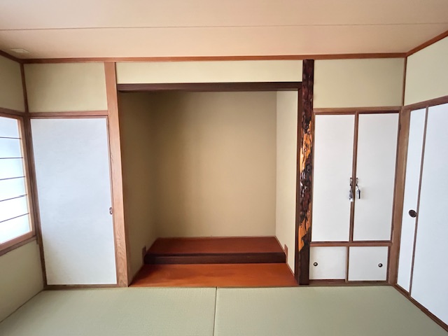 収納　床の間があります。