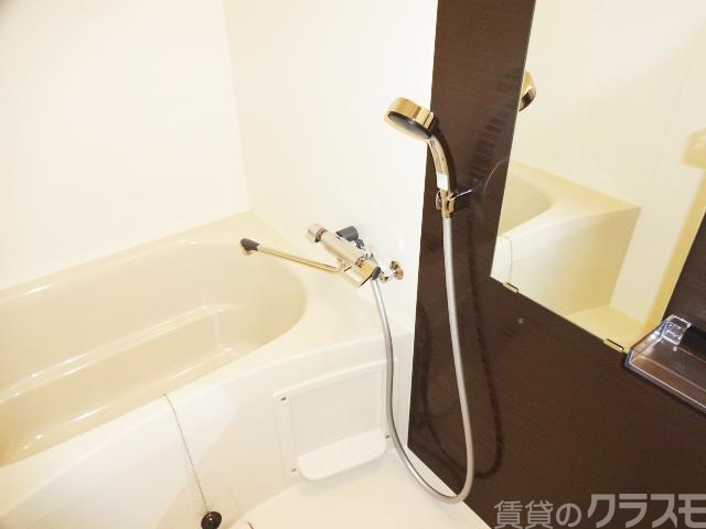 バス・シャワールーム　お風呂で一日の疲れをお取りください。