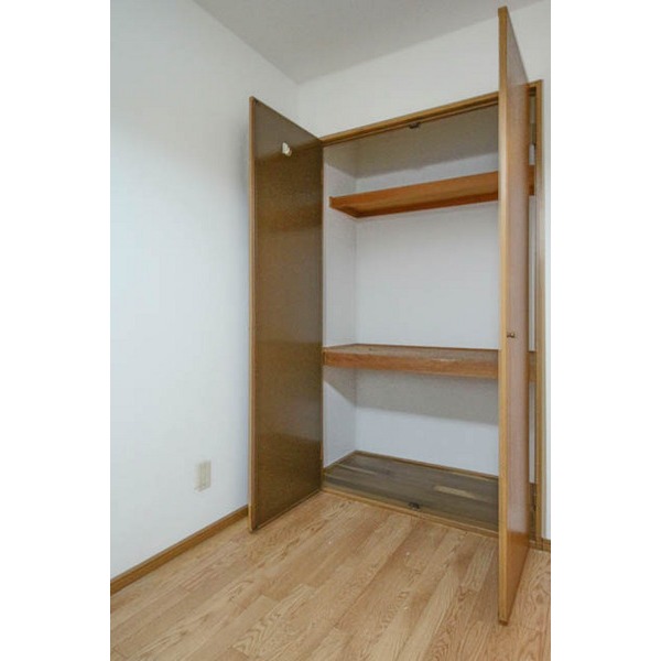 収納　同じ建物の別なお部屋