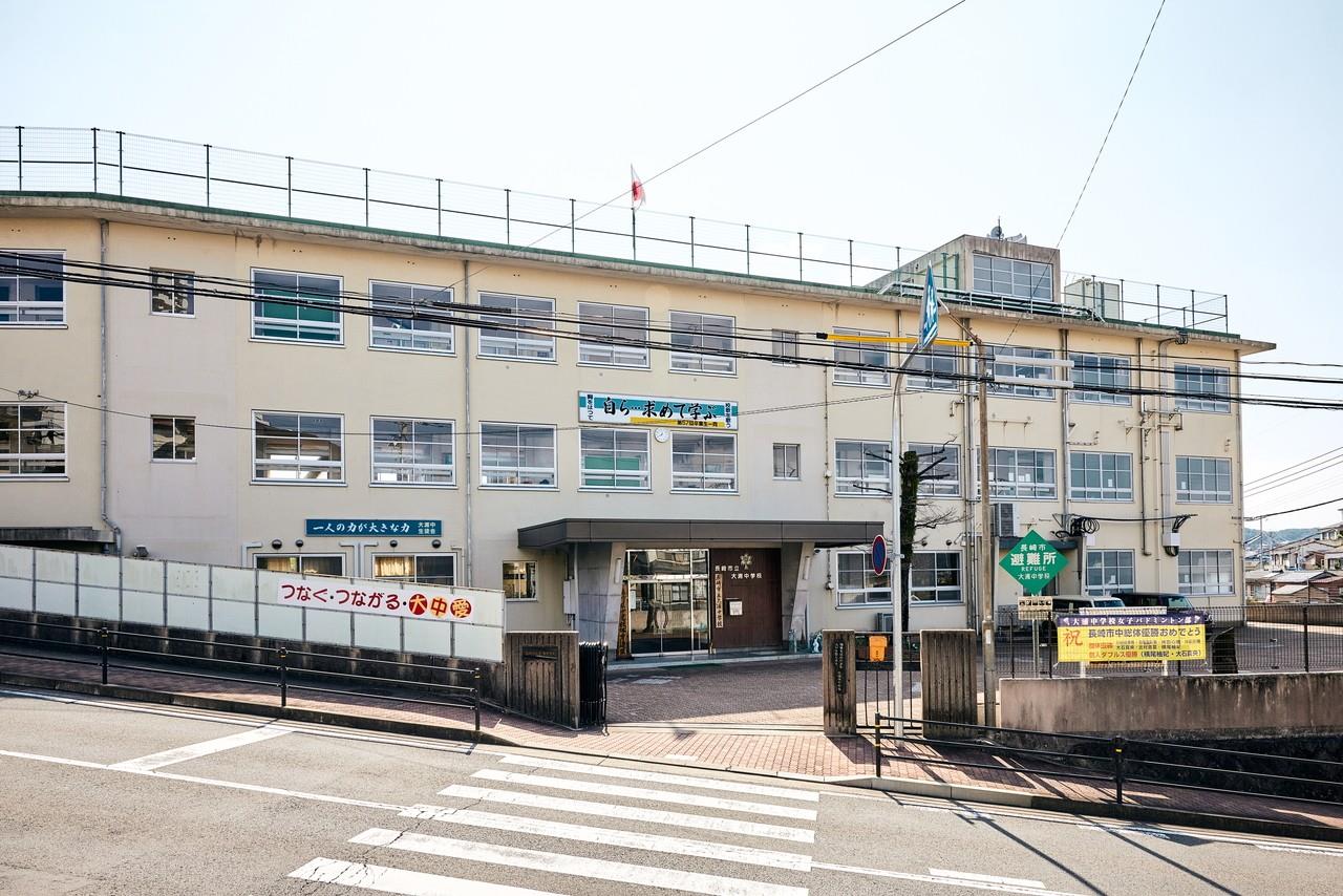 小学校　長崎市立大浦小学校（小学校）まで447m