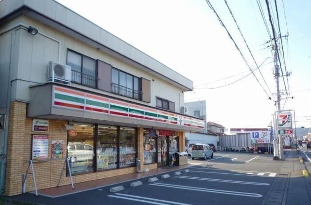 コンビニ　セブンイレブン 大仁田京店（コンビニ）まで100m