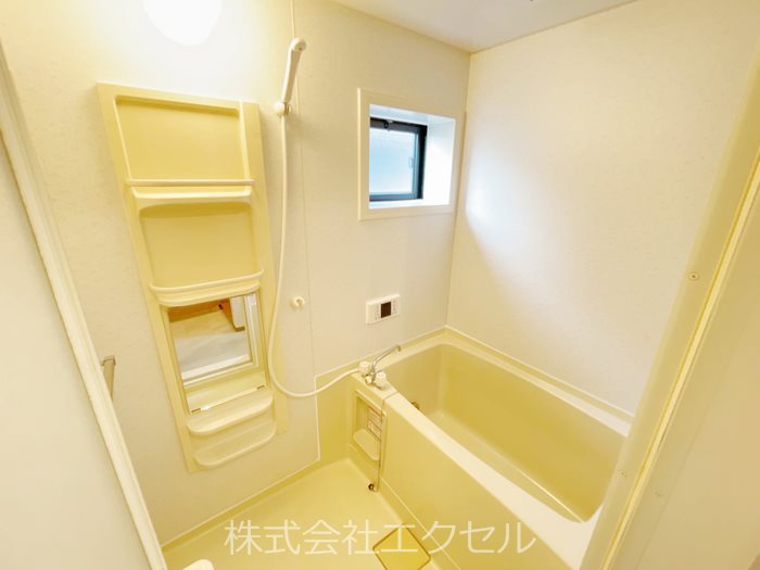 バス・シャワールーム　追い焚き機能つきです。