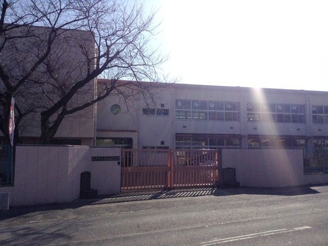 幼稚園・保育園　石山幼稚園（幼稚園・保育園）まで230m