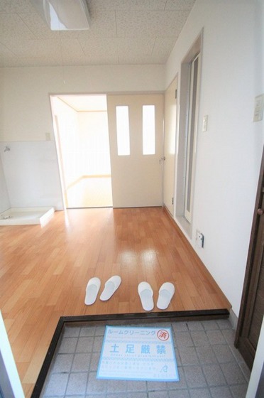 玄関　他号室のお写真です