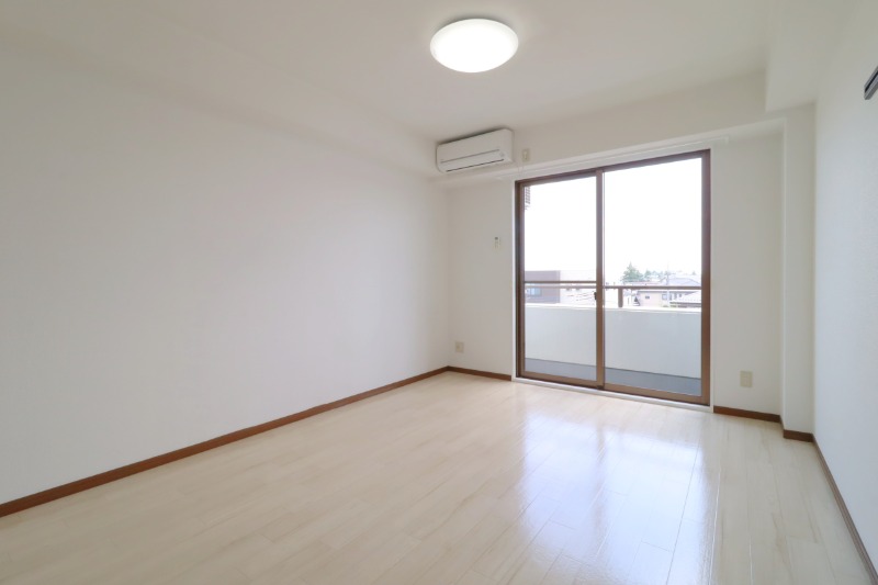 居室・リビング　図面と現状に相違がある場合には現状を優先