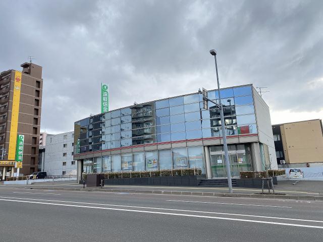 銀行　遠軽信用金庫月寒支店（銀行）まで165m