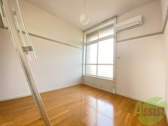 居室・リビング　明るい光が差し込む素敵なお部屋ですね～。