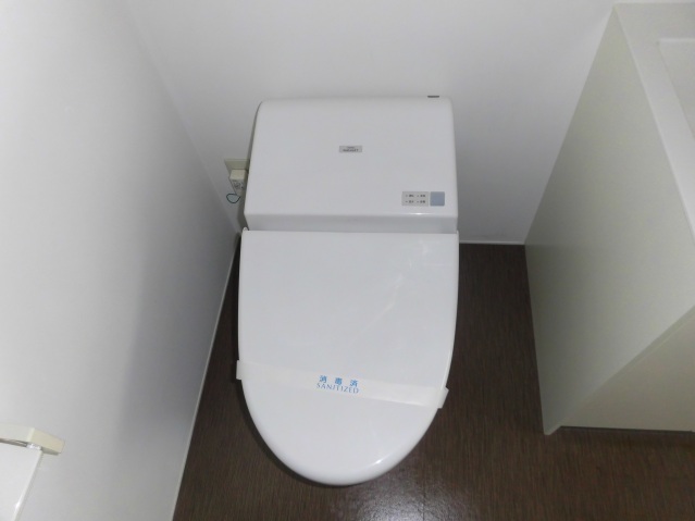 トイレ　同物件別号室の写真です。