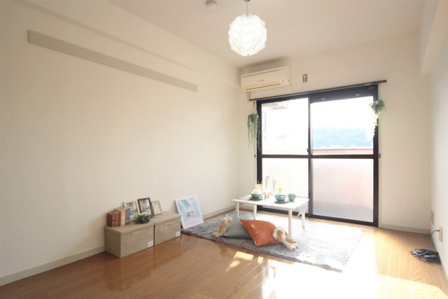 居室・リビング　モデルルームにつき家具等は撤去となります