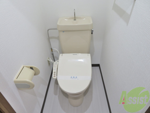 トイレ　トイレはウォシュレット付きなので嬉しいですね。