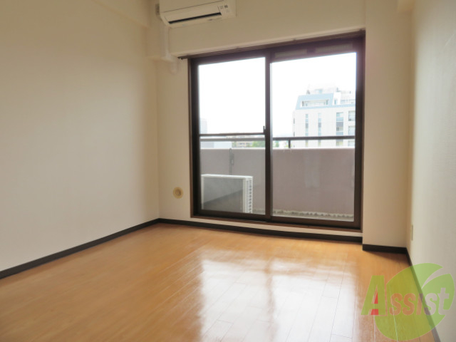 居室・リビング　リビングは陽当たりも良く昼間は明るく照らしてくれますね。