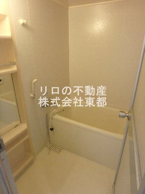 バス・シャワールーム　バスルームは沸かし直せる追焚機能付なので経済的です！