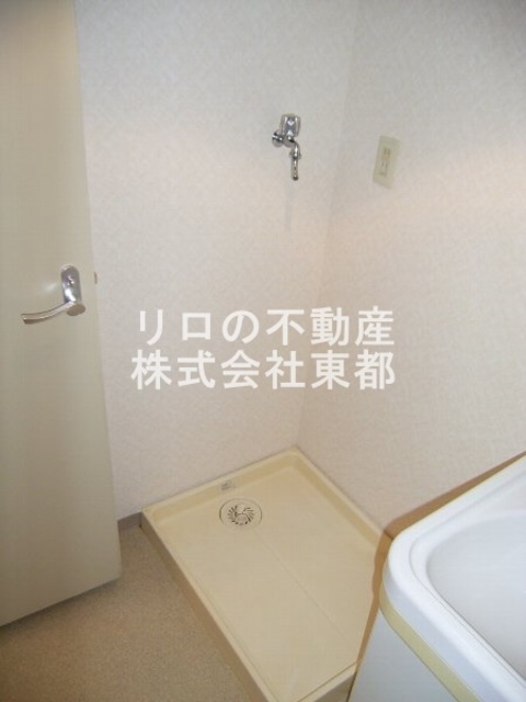 その他設備　洗濯機置き場は室内にあるので雨に濡れる心配はありません。