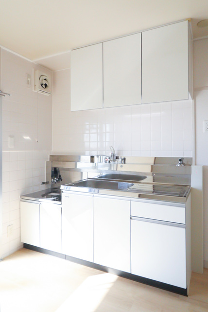 キッチン　コンパクトで使い勝手の良いキッチン