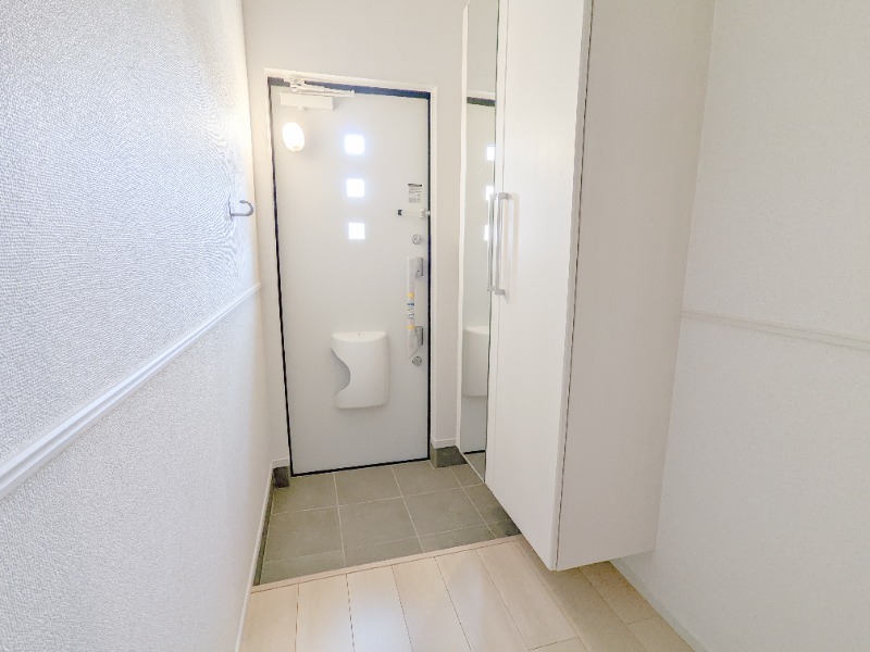 玄関　図面と現状に相違がある場合には現状を優先