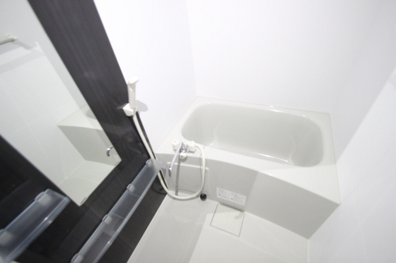 バス・シャワールーム　※別部屋の写真です