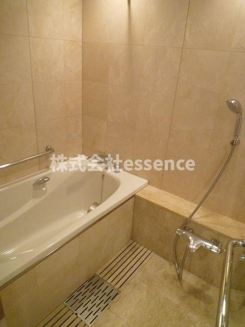 バス・シャワールーム　弊社ではオンライン対応・現地対応可能です♪