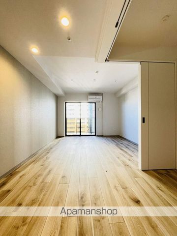 地下鉄名城線 久屋大通駅 徒歩8分 13階建 築4年の居間写真