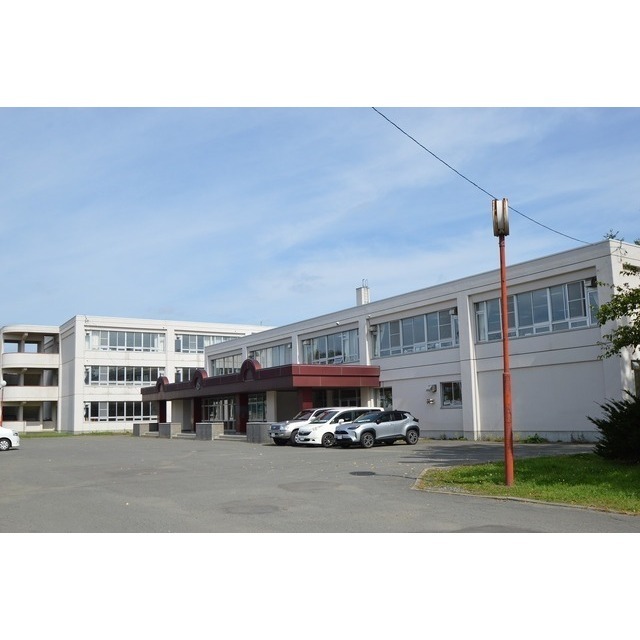 中学校　共栄中学校（中学校）まで580m