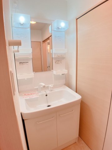 洗面設備　朝の支度には欠かせない独立洗面台★