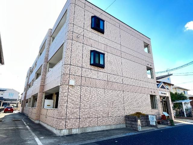 エントランス　外観写真（昼）