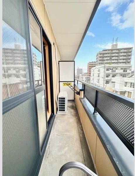 バルコニー　陽当たり良好なバルコニーです