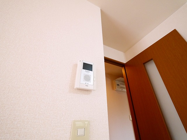 セキュリティ　モニター付きインターホン