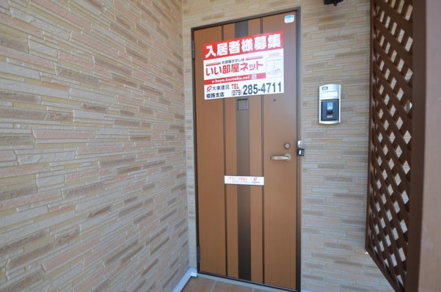 玄関　格好良い玄関ドアです☆