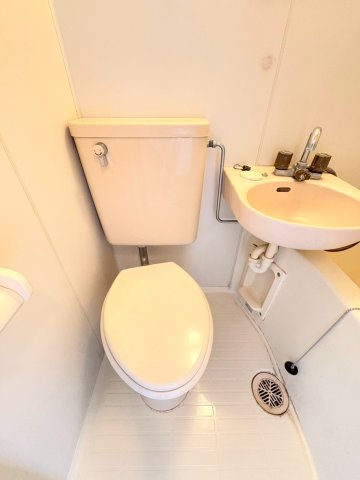 トイレ　※別室　参考写真※