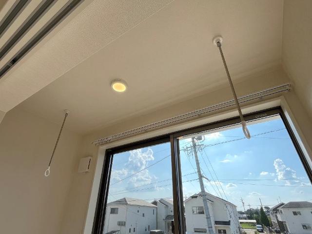 眺望　室内物干（イメージ）