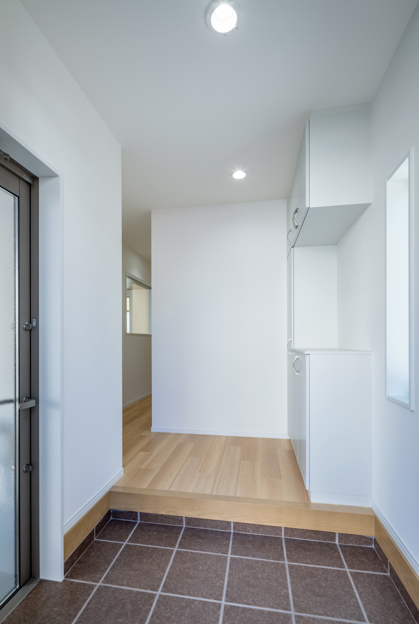 玄関　参考写真です。現況優先。