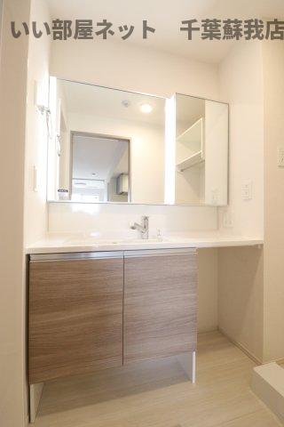 洗面設備　朝の準備に活躍する、洗髪洗面化粧台！