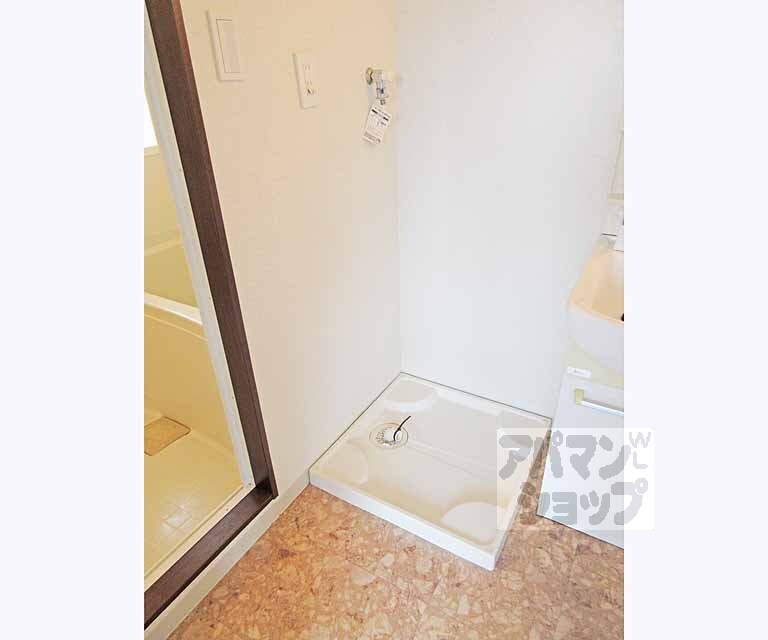 その他設備　洗濯機は室内に置いて頂けます