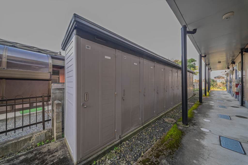 建物外観　ストッカー