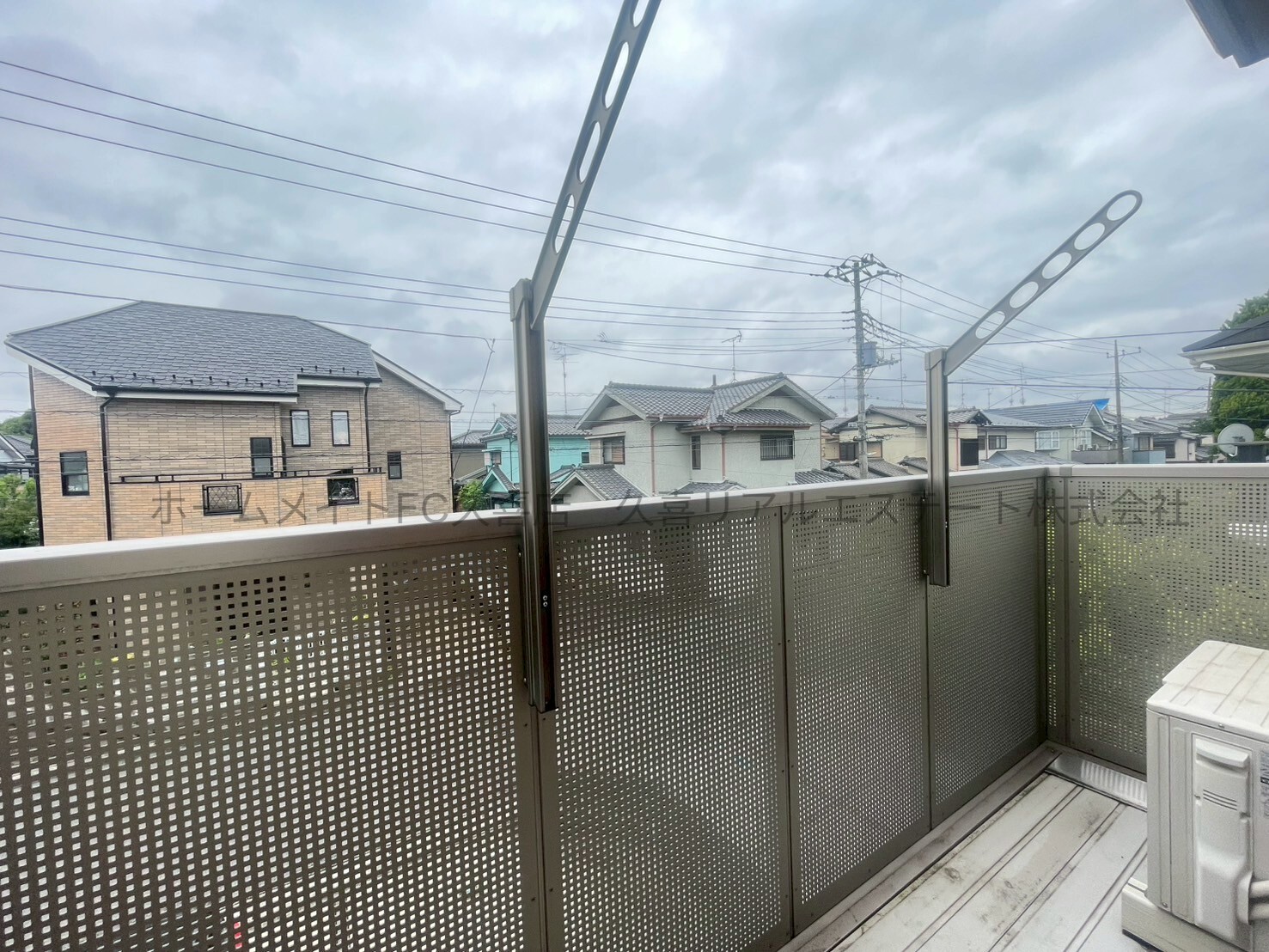 バルコニー　同建物別号室