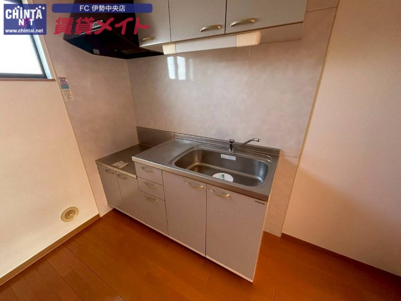 キッチン　別部屋参考写真です