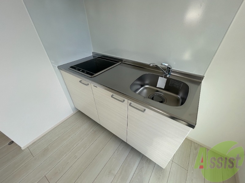 キッチン　ＩＨコンロが設置されています。入居後すぐに使えますね。