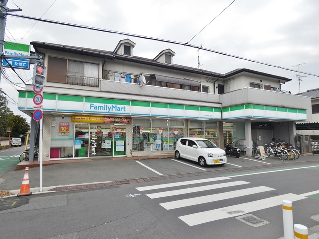 コンビニ　ファミリーマート海田東四丁目店（コンビニ）まで69m