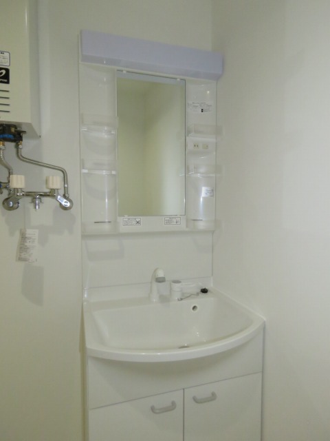 洗面設備　シャワードレッサー付きです！