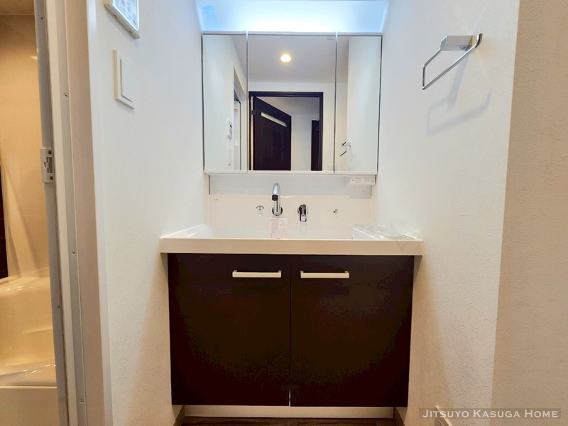 洗面設備　独立洗面化粧台付き