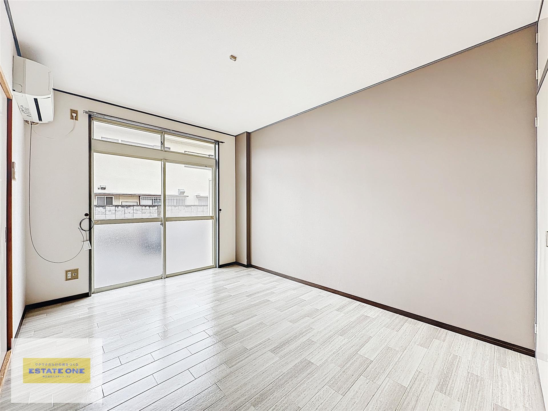 居室・リビング　アクセントクロスが素敵な洋室♪