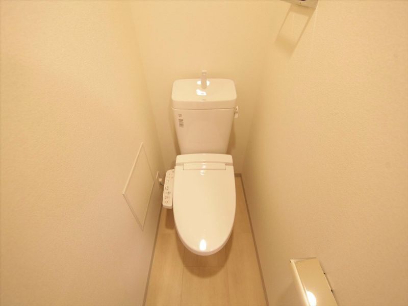 トイレ　温水洗浄暖房便座付トイレ