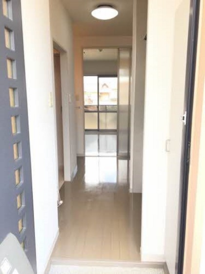 玄関　※他号室の写真です