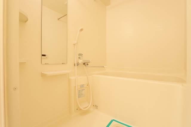 バス・シャワールーム　落ち着く雰囲気のお風呂です