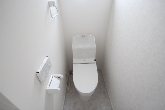 トイレ　※別号室の写真です