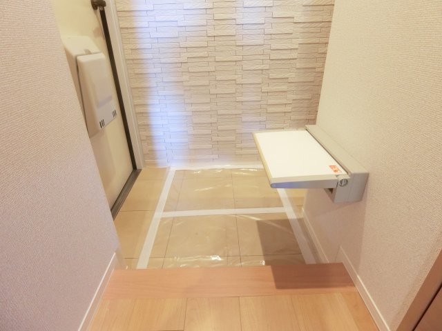 玄関　※別部屋参考写真