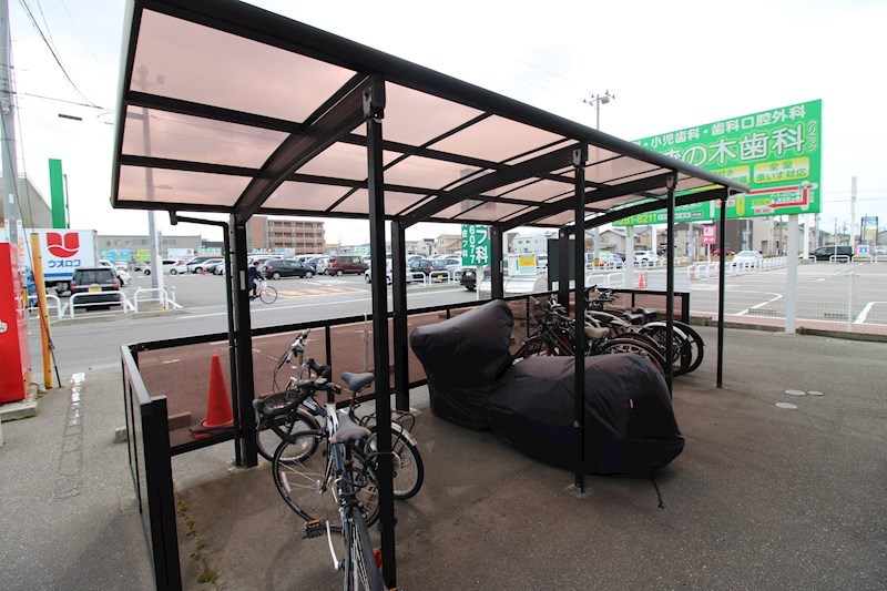 その他共有部分　屋根付き駐輪場